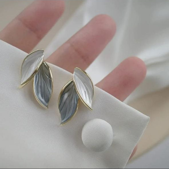 Korean Style Leaf Stud Earrings – Silver Minimal Elegant Design