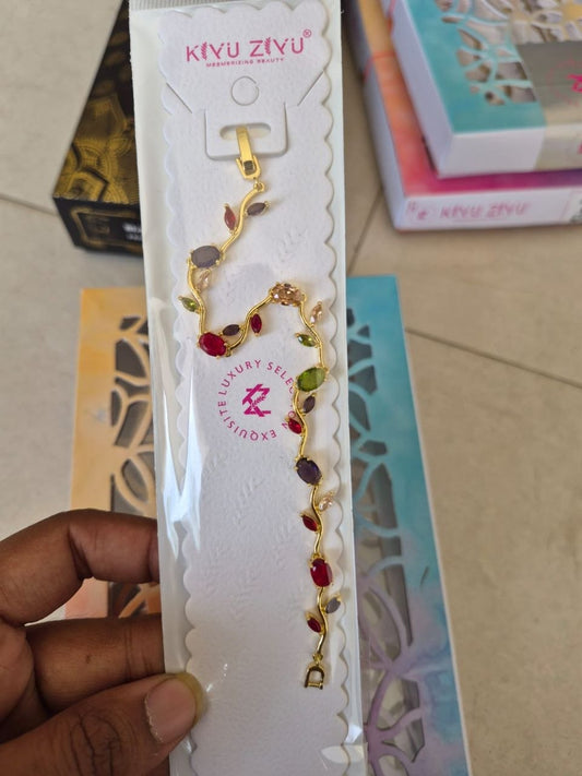 Anti-Tarnish Gold Tulip Bracelet for Women