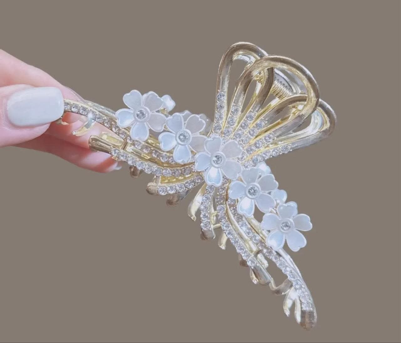 Korean Metal Floral Crystal Hair Clutcher