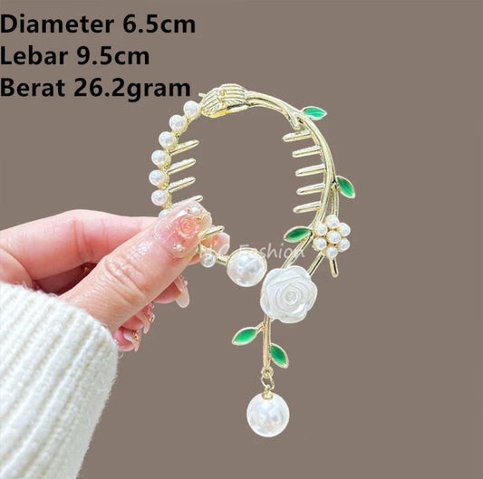 Korean Metal Pearl Floral Hair Comb Clutcher