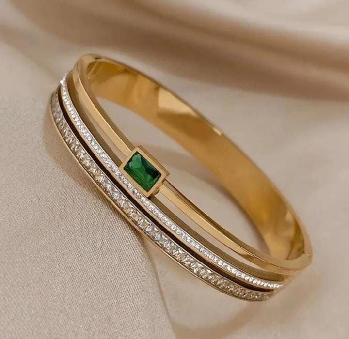 Anti-Tarnish Emerald Green Stone Bracelet Regular Size