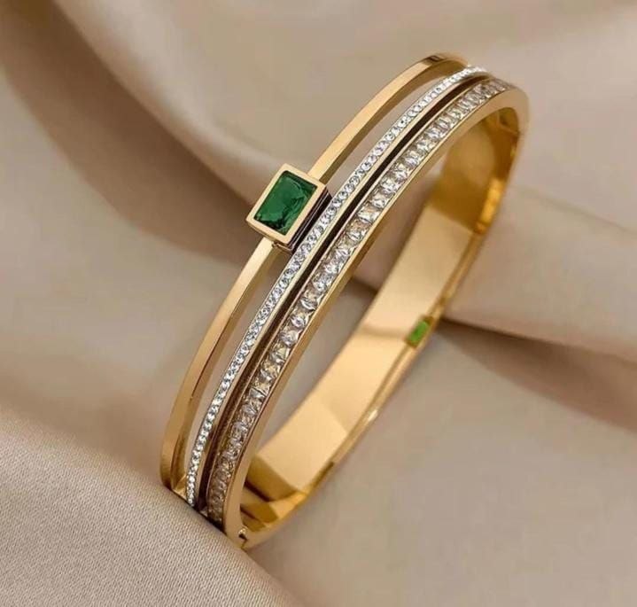 Anti-Tarnish Emerald Green Stone Bracelet Regular Size