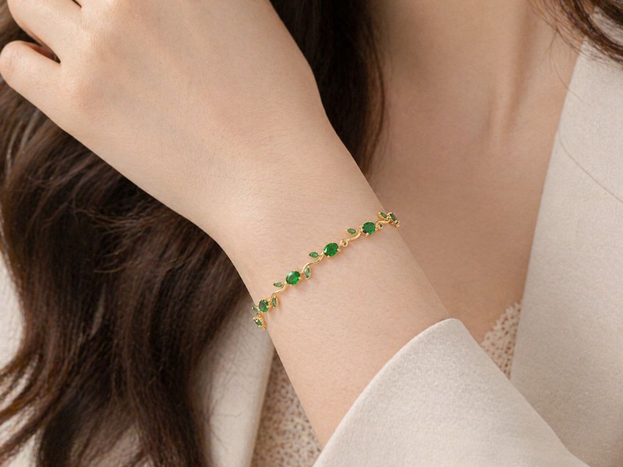 Anti-Tarnish Gold Tulip Bracelet for Women
