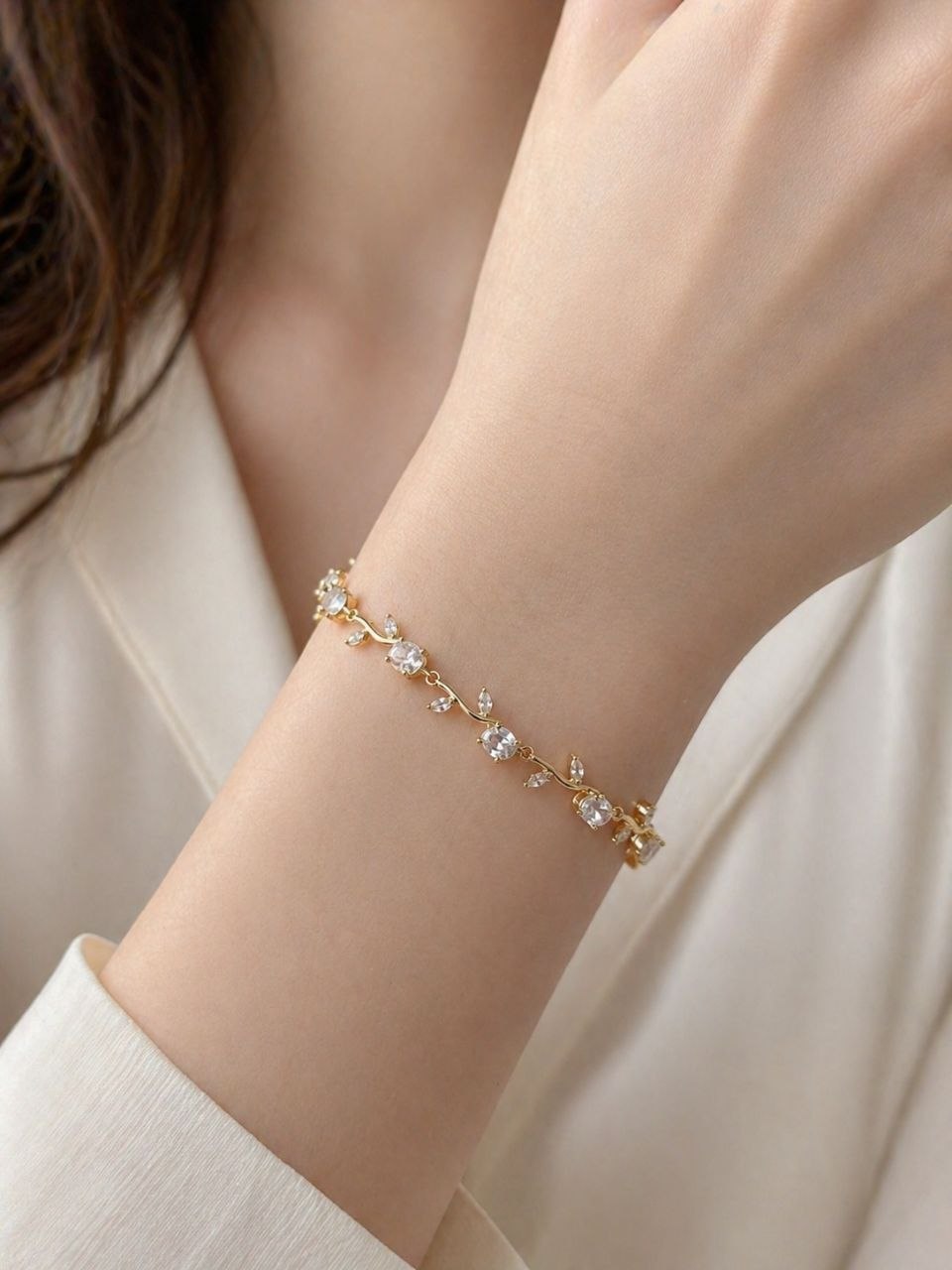 Anti-Tarnish Gold Tulip Bracelet for Women