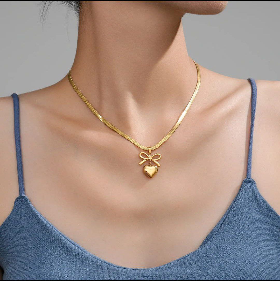 Anti Tarnish Bow Heart Snake Chain Necklace