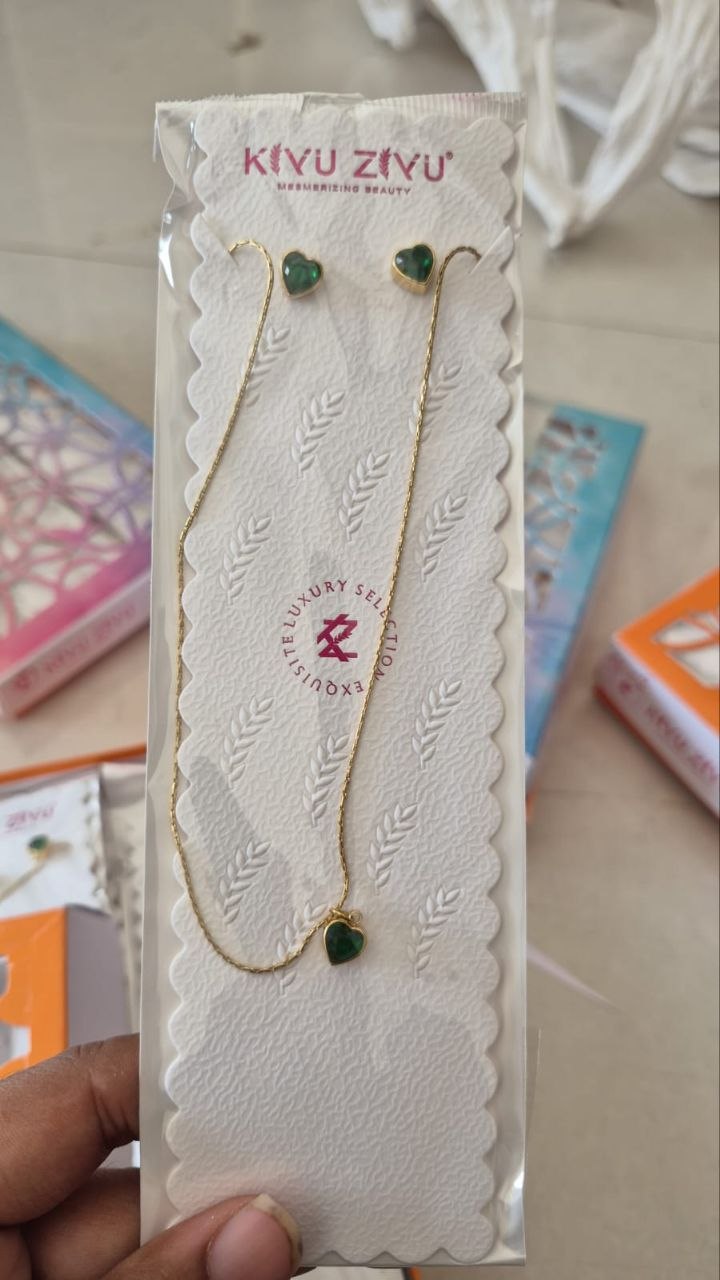 Kiyu Ziyu Anti Tarnish Stone Heart Necklace Set