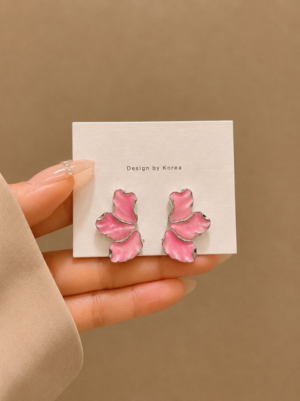 Maple Leaf Dripping Oil Flower Luxury Stud