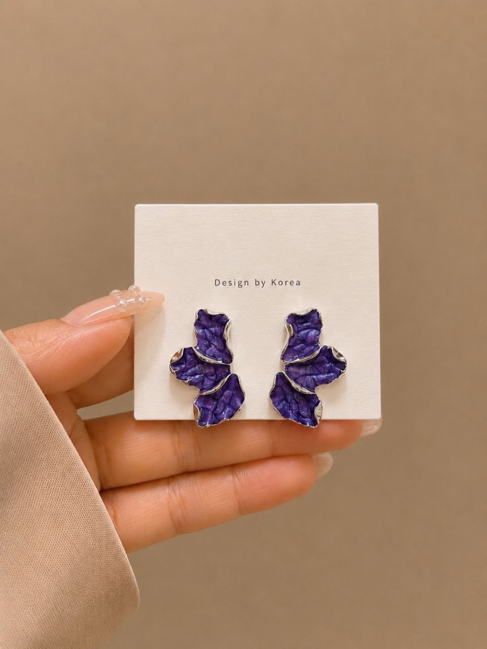 Maple Leaf Dripping Oil Flower Luxury Stud