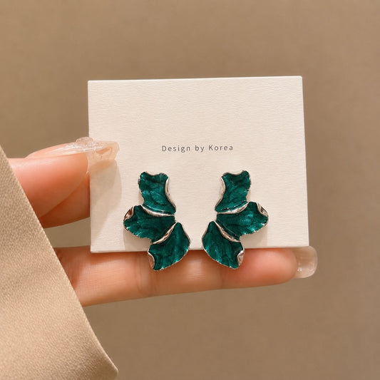 Maple Leaf Dripping Oil Flower Luxury Stud