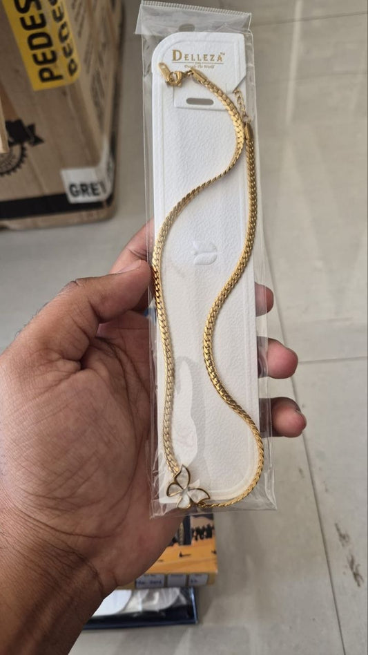 Anti Tarnish Clover Snake Chain Necklace