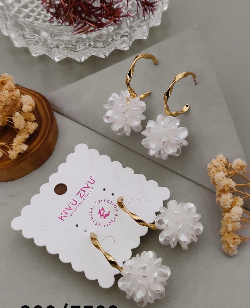 Kiyu Ziyu Korean Style Daisy Drop Earrings