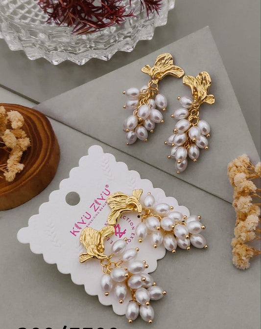 Kiyu Ziyu Pearl Cluster Drop Earrings