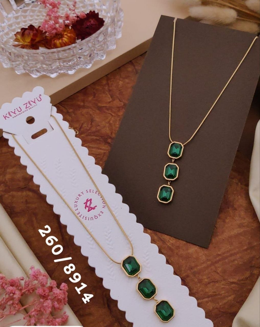 Kiyu Ziyu Three Green Stone Emerald Necklace