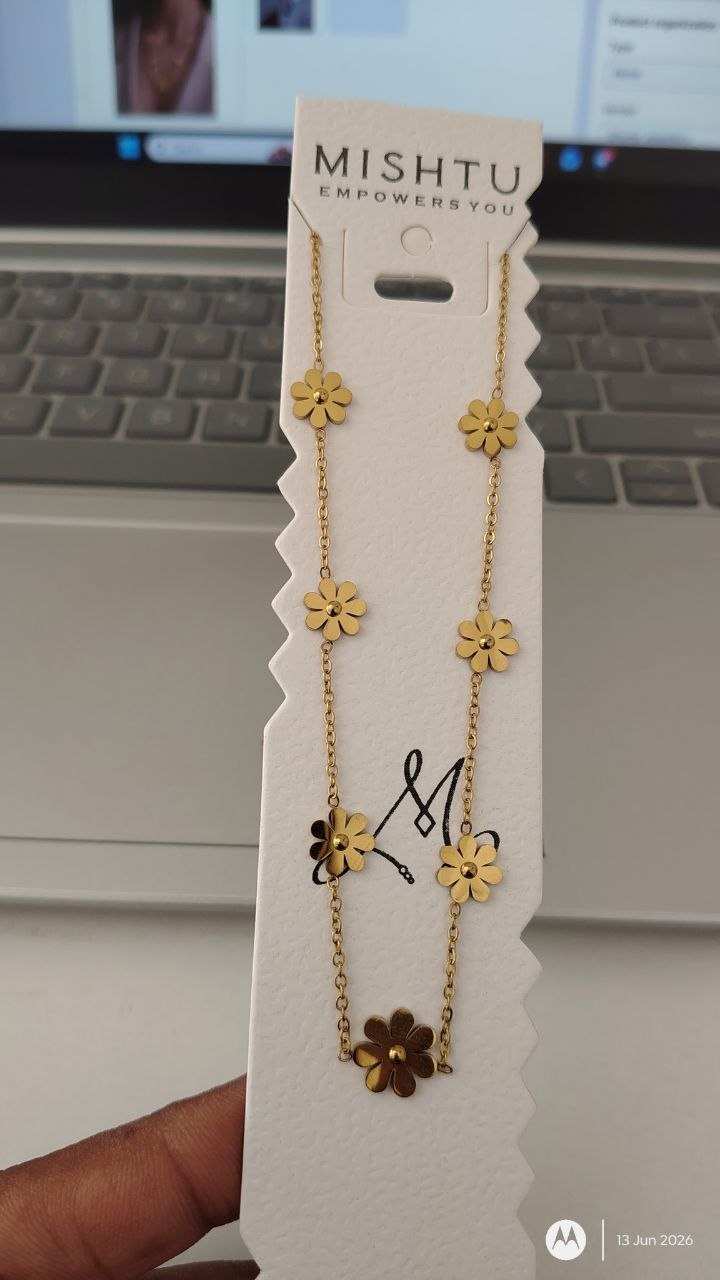 Anti Tarnish Daisy Flower Charm Necklace