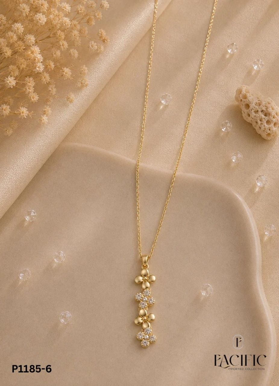 Anti Tarnish Floral Crystal Pendant Necklace for Women