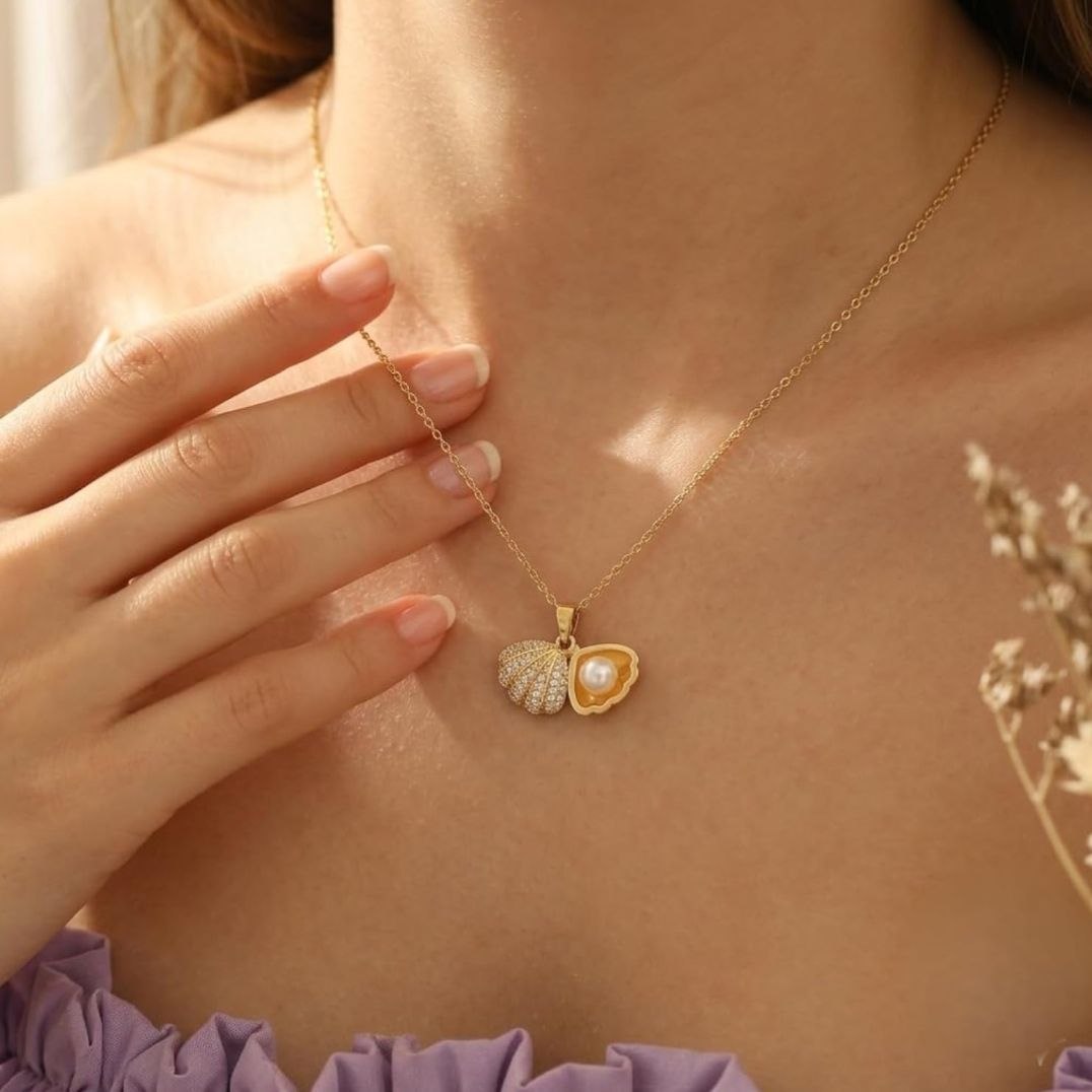 Elegant Gold & Rose Gold Shell Pearl Pendant Necklace for Women