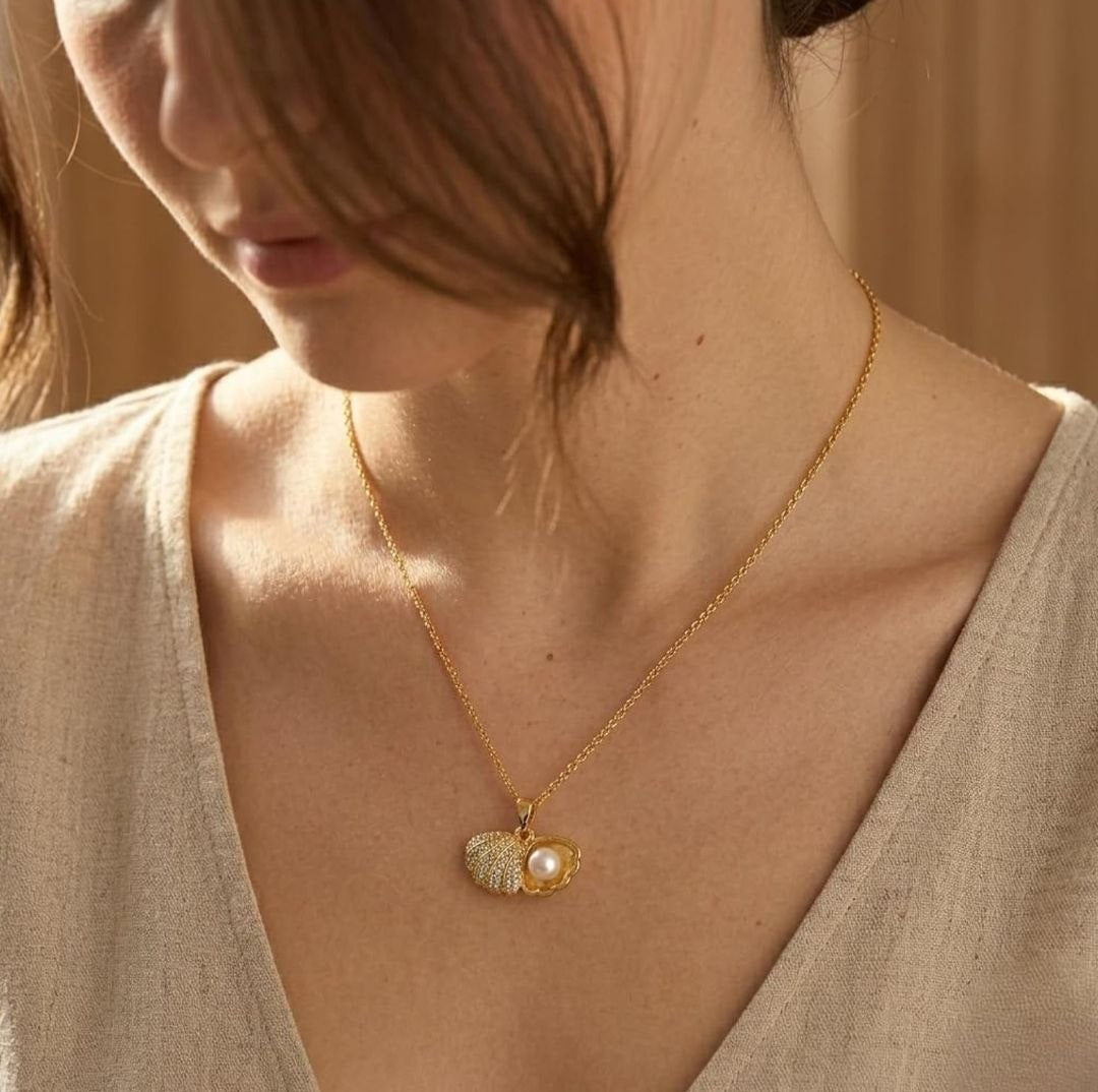 Elegant Gold & Rose Gold Shell Pearl Pendant Necklace for Women