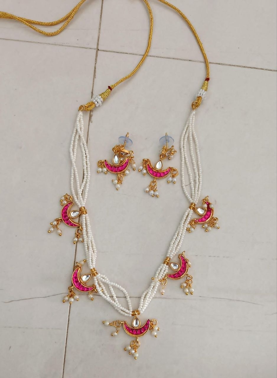 Traditional neckless with earring set