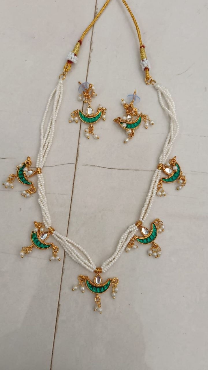 Traditional neckless with earring set