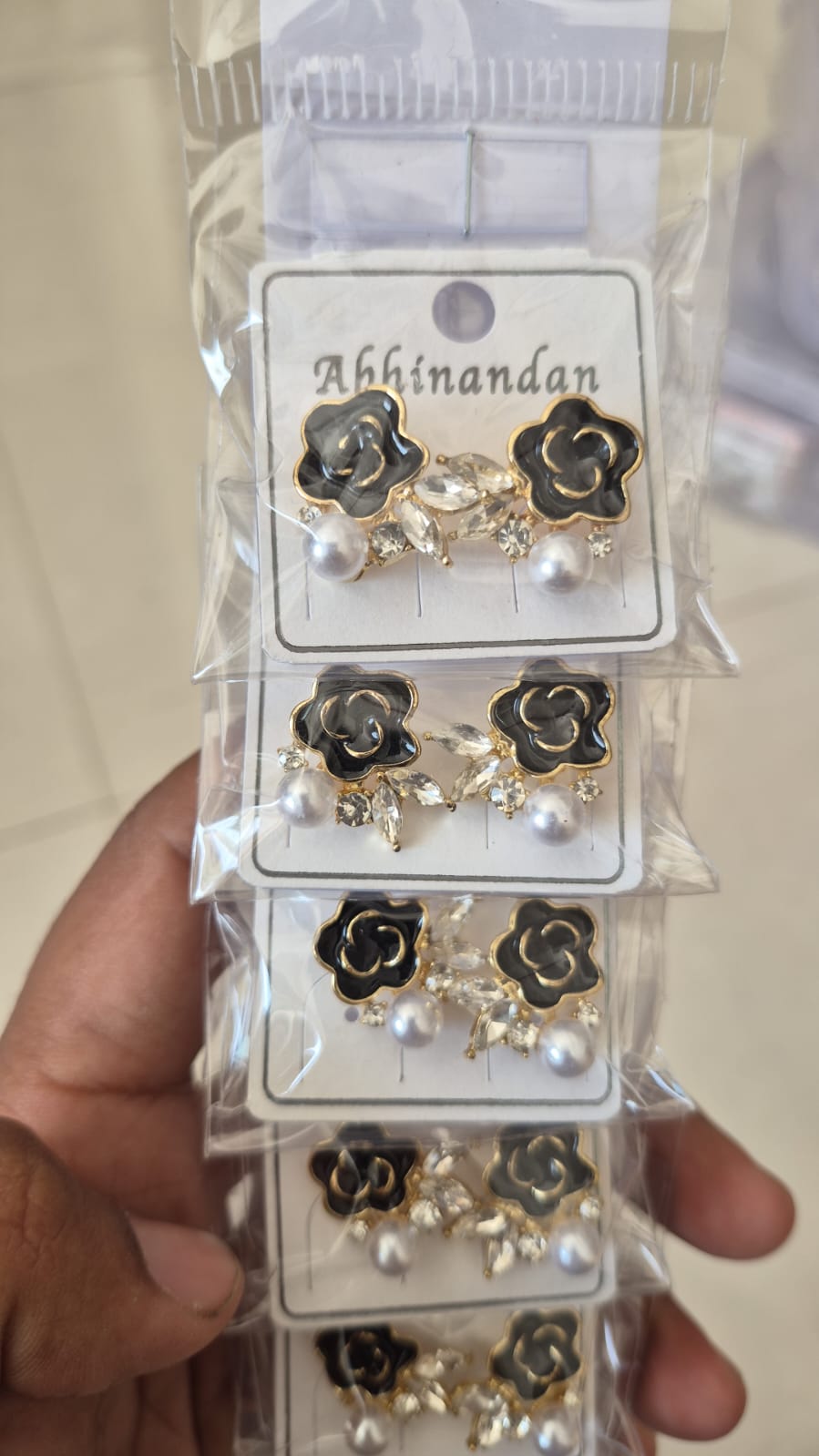 Black Flower Pearl earrings