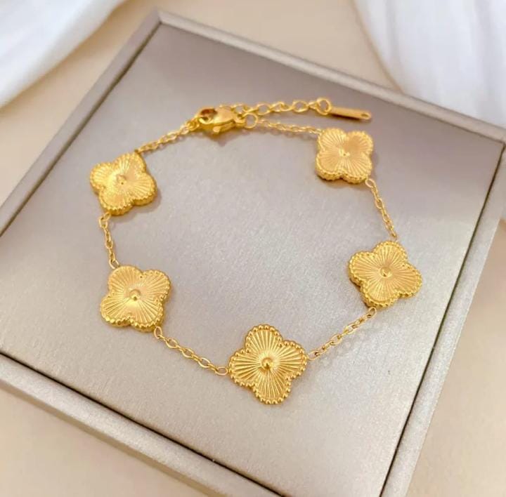 Anti-Tarnish  Clover Charm Bracelet