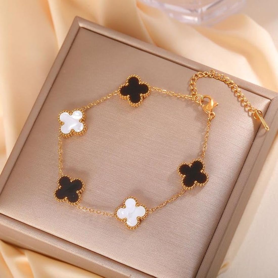 Anti Tarnish Clover bracelet