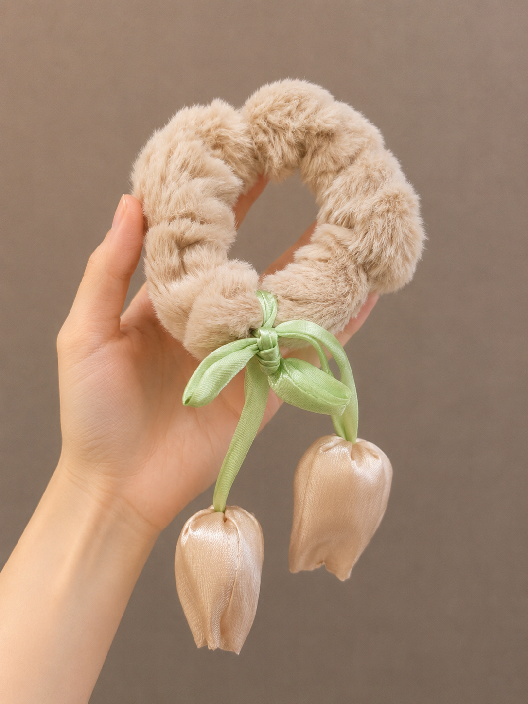 Set of 6
Furr tulip scrunchies