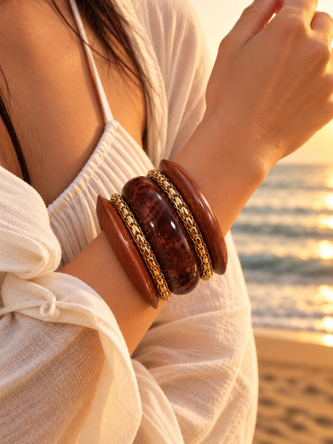 Set of 5 pcs wooden and gold-toned brass layered bangle set