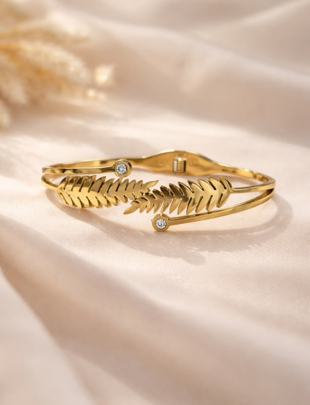 Anti Tarnish Leaf Design Bracelet