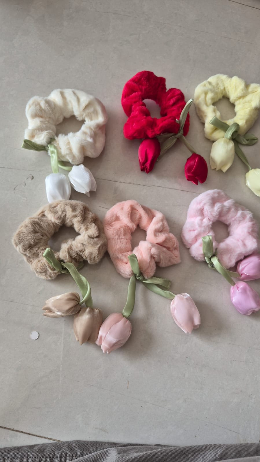 Set of 6 Furr tulip scrunchies