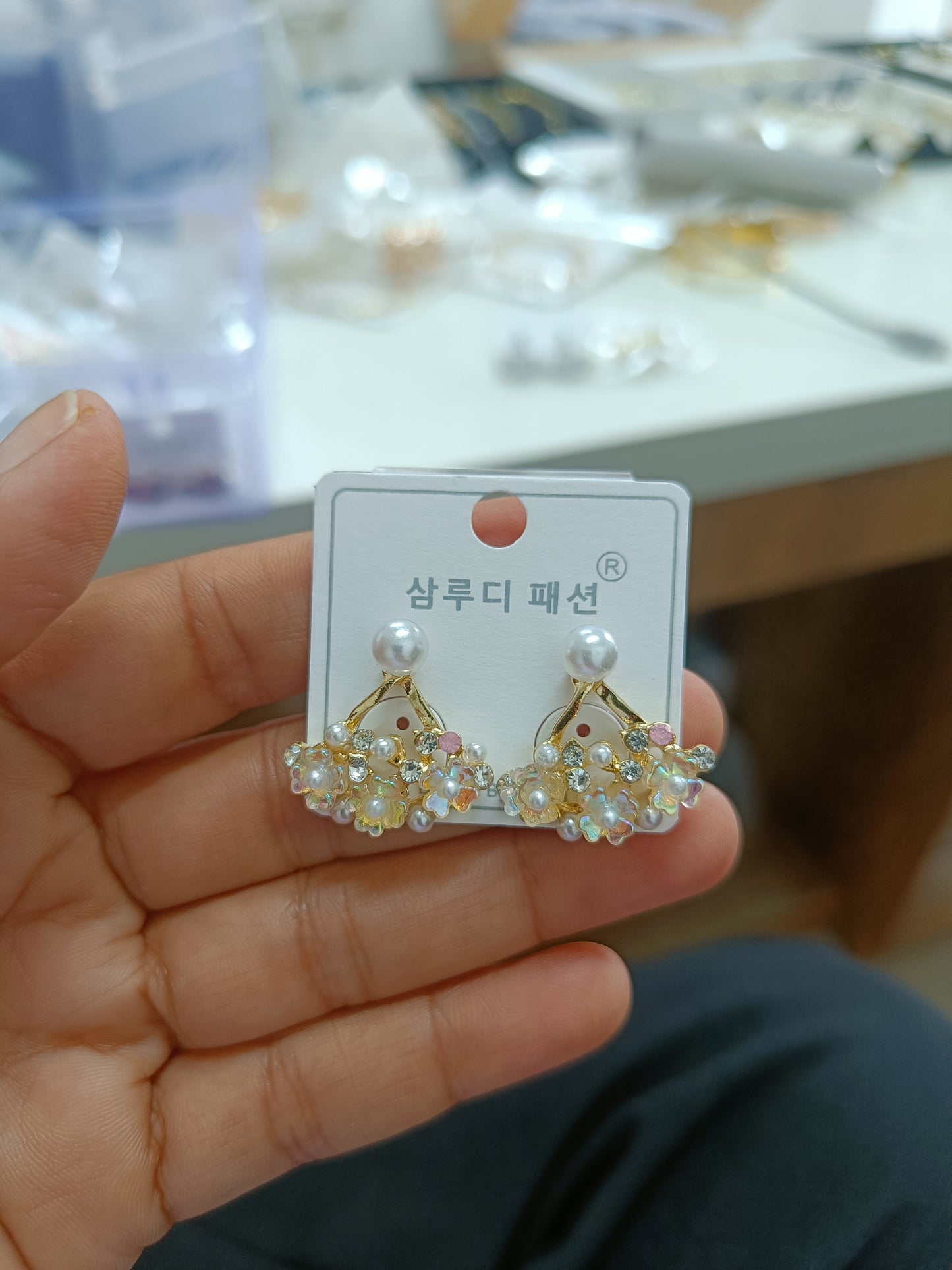 Korean Design Cute Silver & Golden Crystel Earring