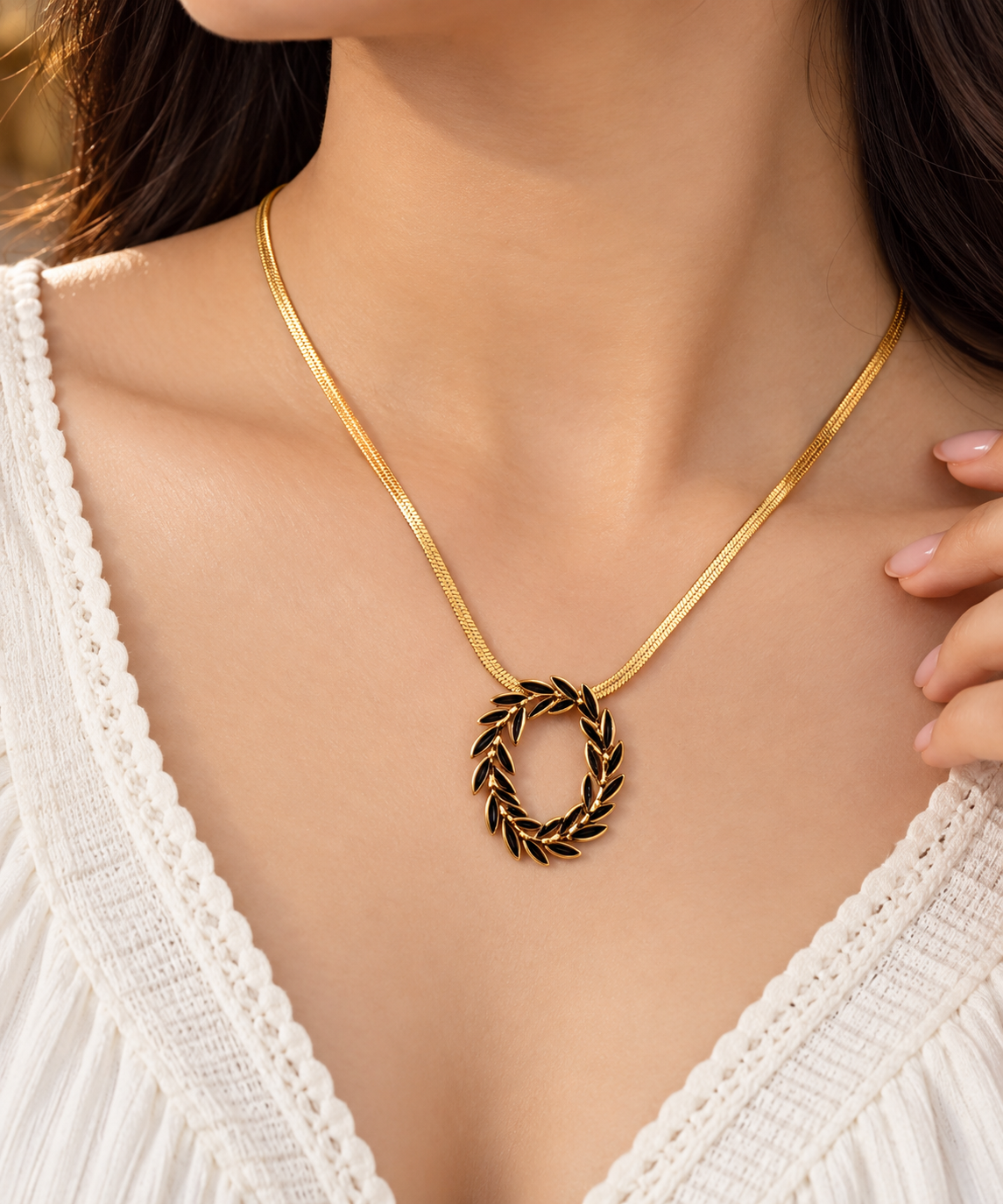 Anti tarnishLaurel Wreath Pendant Necklace