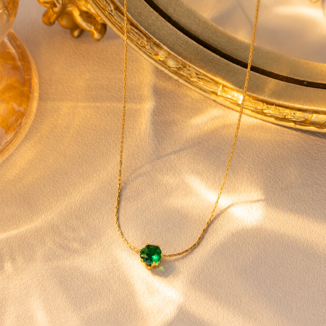 Anti tarnished green stone necklace