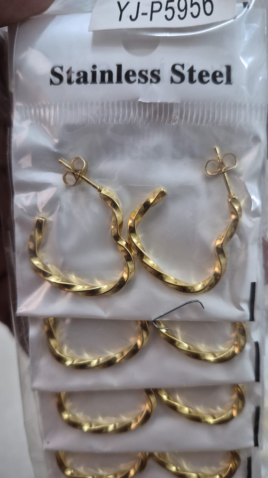 twisted  hoop earring with post-back closure anti tarnished