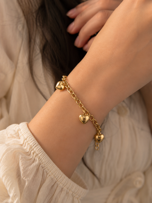Anti tarnish heart shape chain bracelet