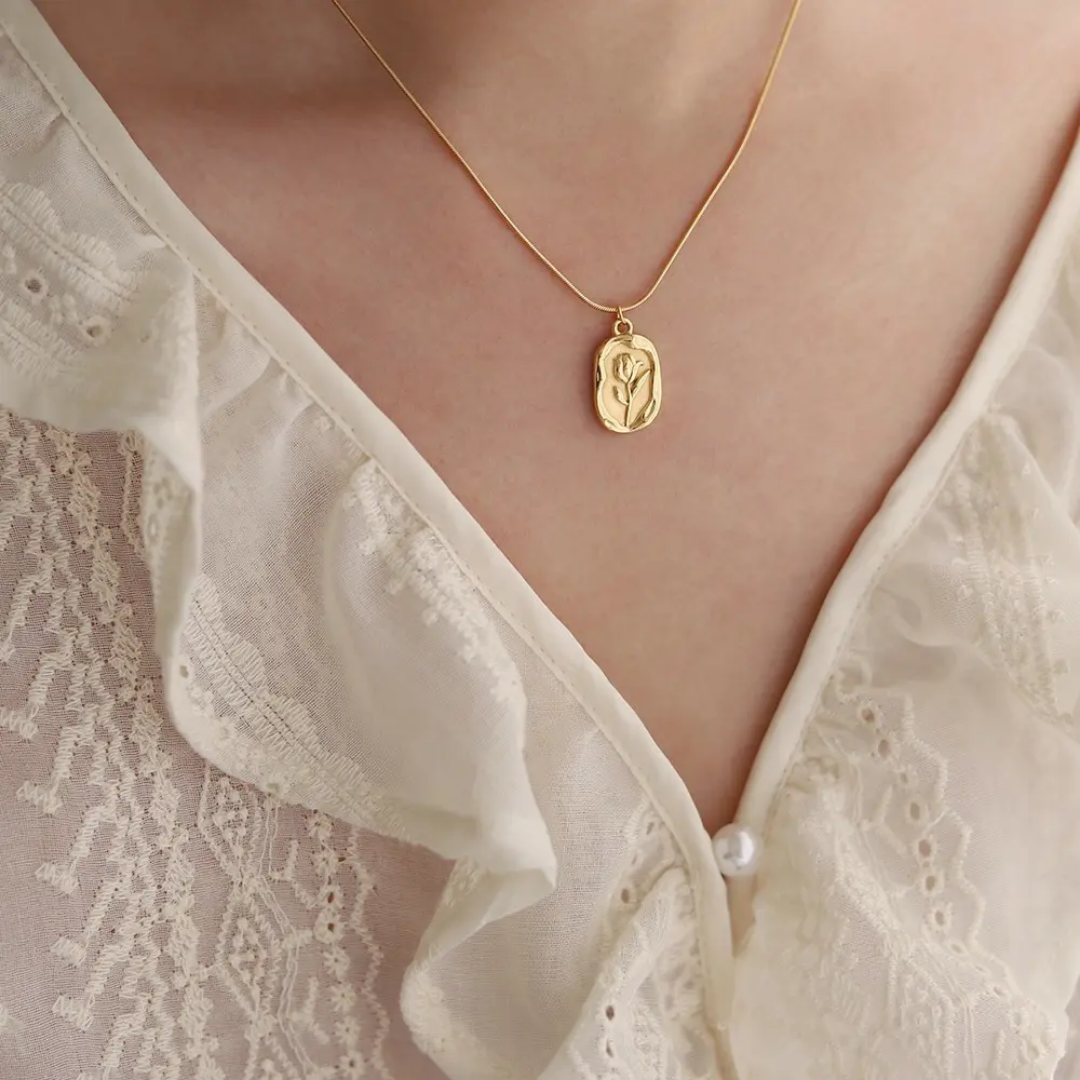 Anti tarnished Gold Plated Rose Floral Pendant for Women