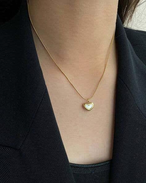 Anti tarnish white heart pendent nacklase