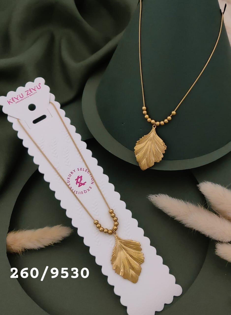 Anti tarnish Golden Leaf Beaded Pendant Necklace