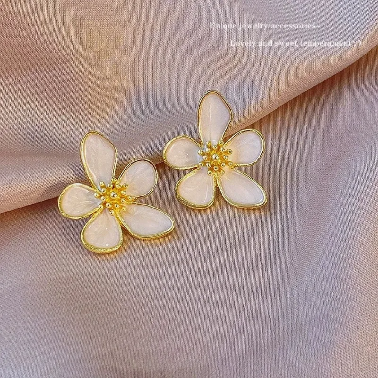 Korean white flower earring