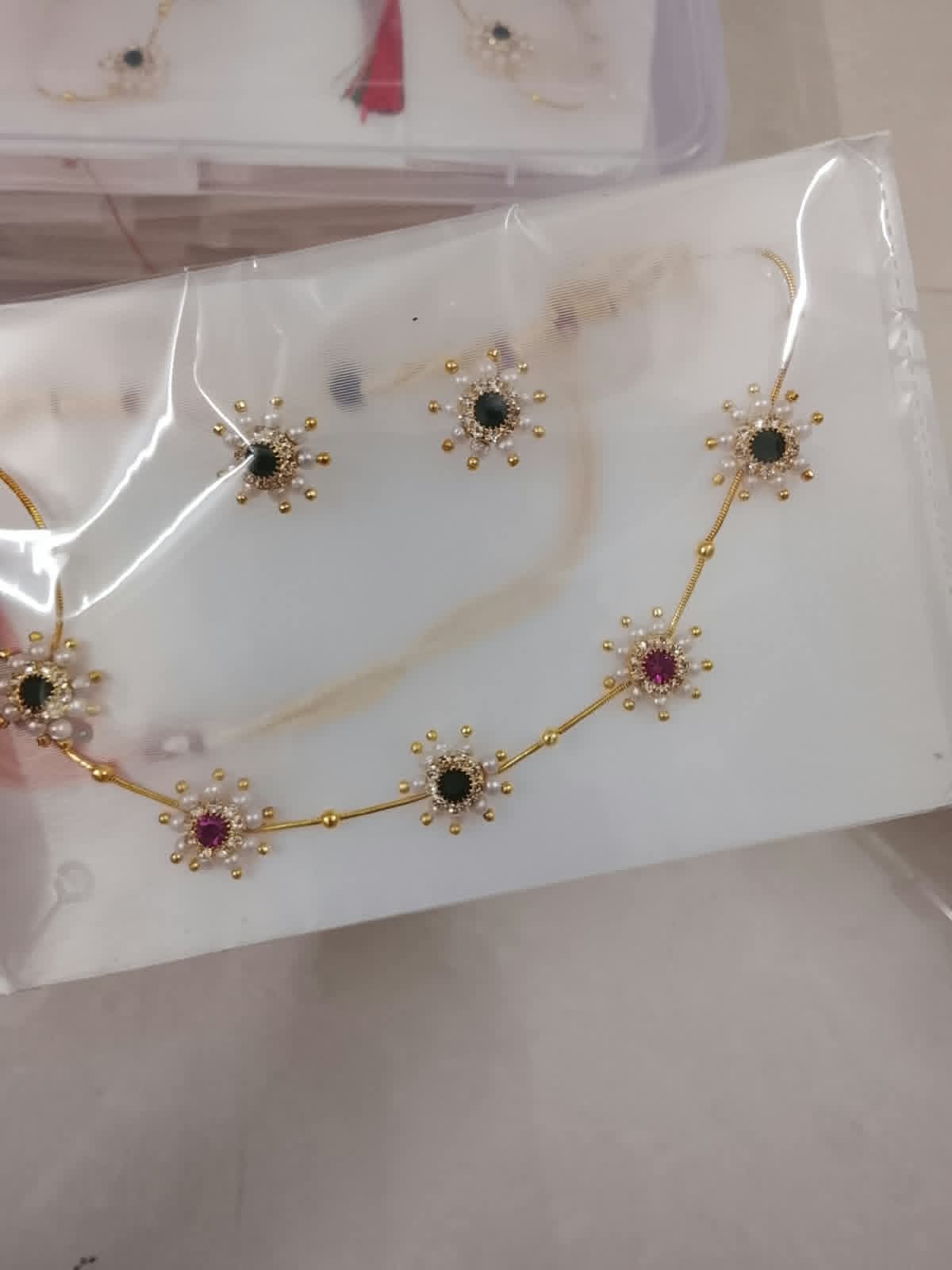 Traditional pink and green nacklase with earrings set