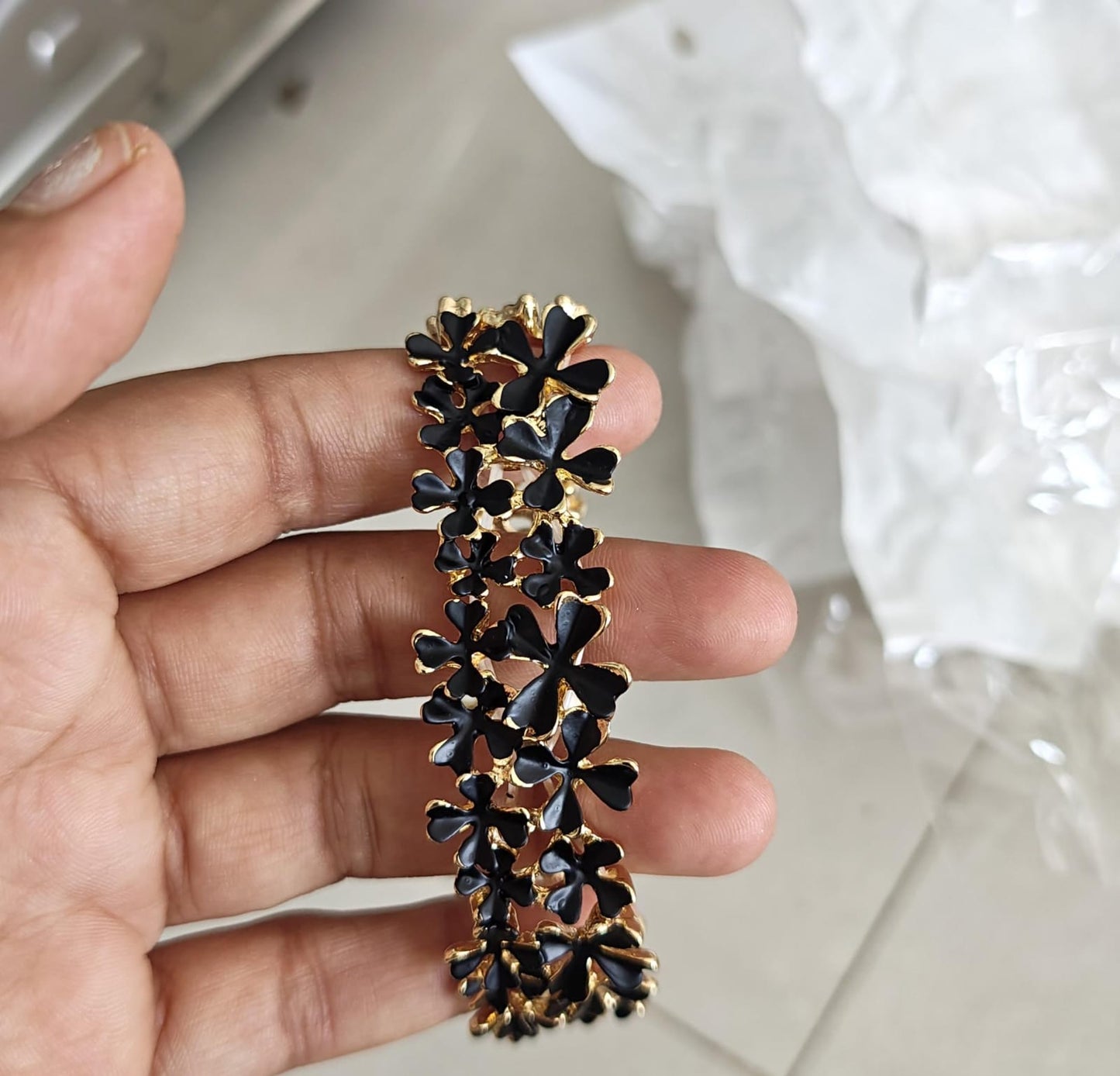 Stretchable enamel floral bracelet regular size