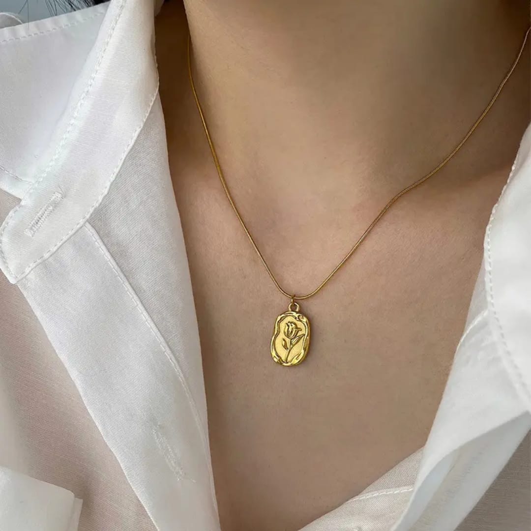 Anti tarnished Gold Plated Rose Floral Pendant for Women