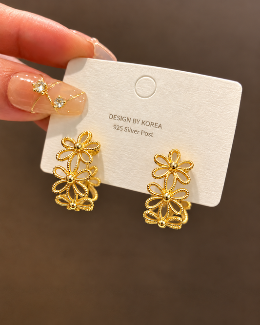 gold-toned floral Korean hoop earrings