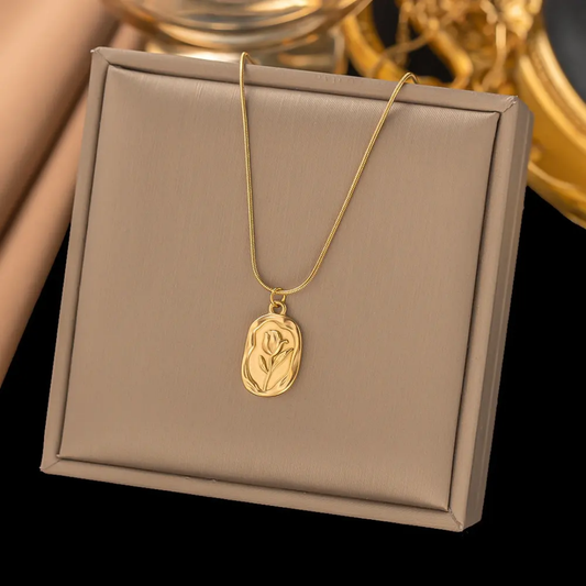 Anti tarnished Gold Plated Rose Floral Pendant for Women