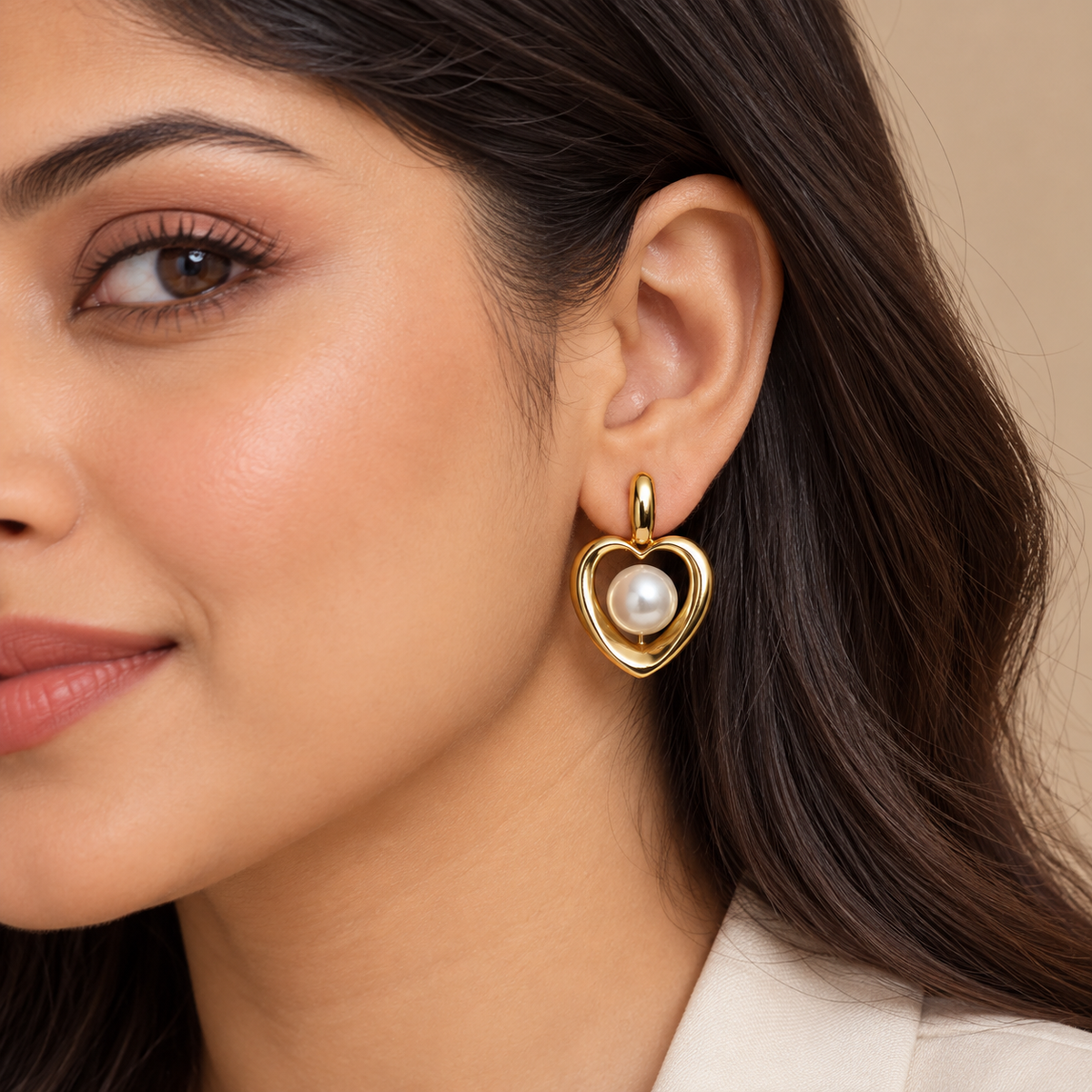 Anti tarnished open-heart with floating pearl  earring