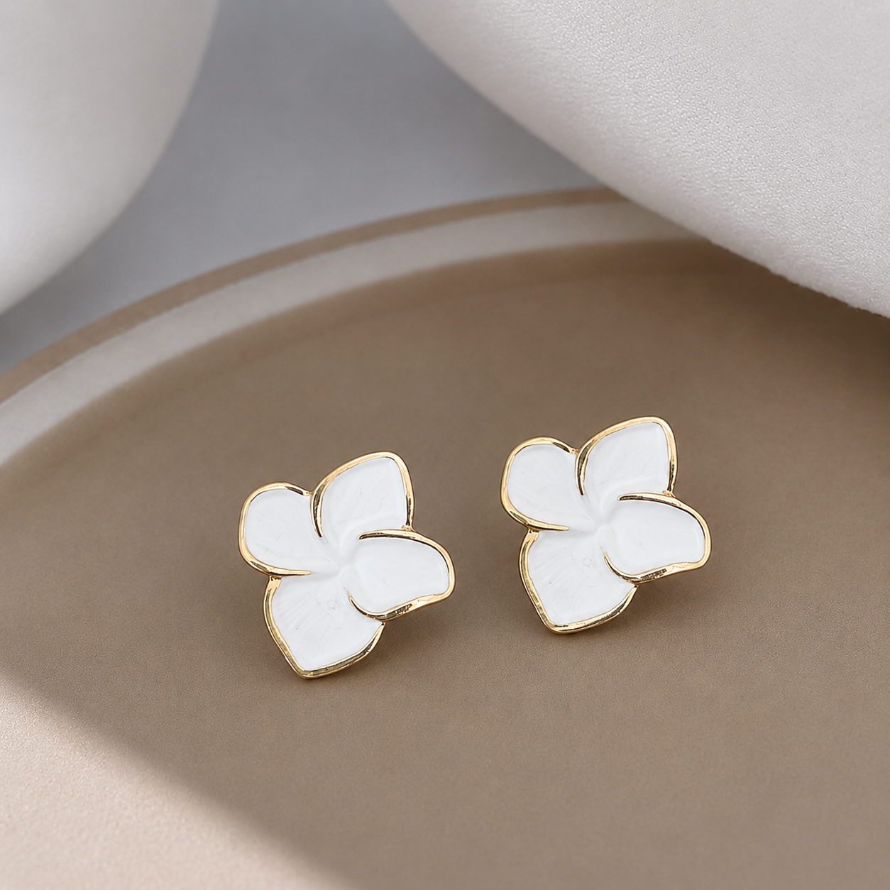 Korean Design White Flower Earring
