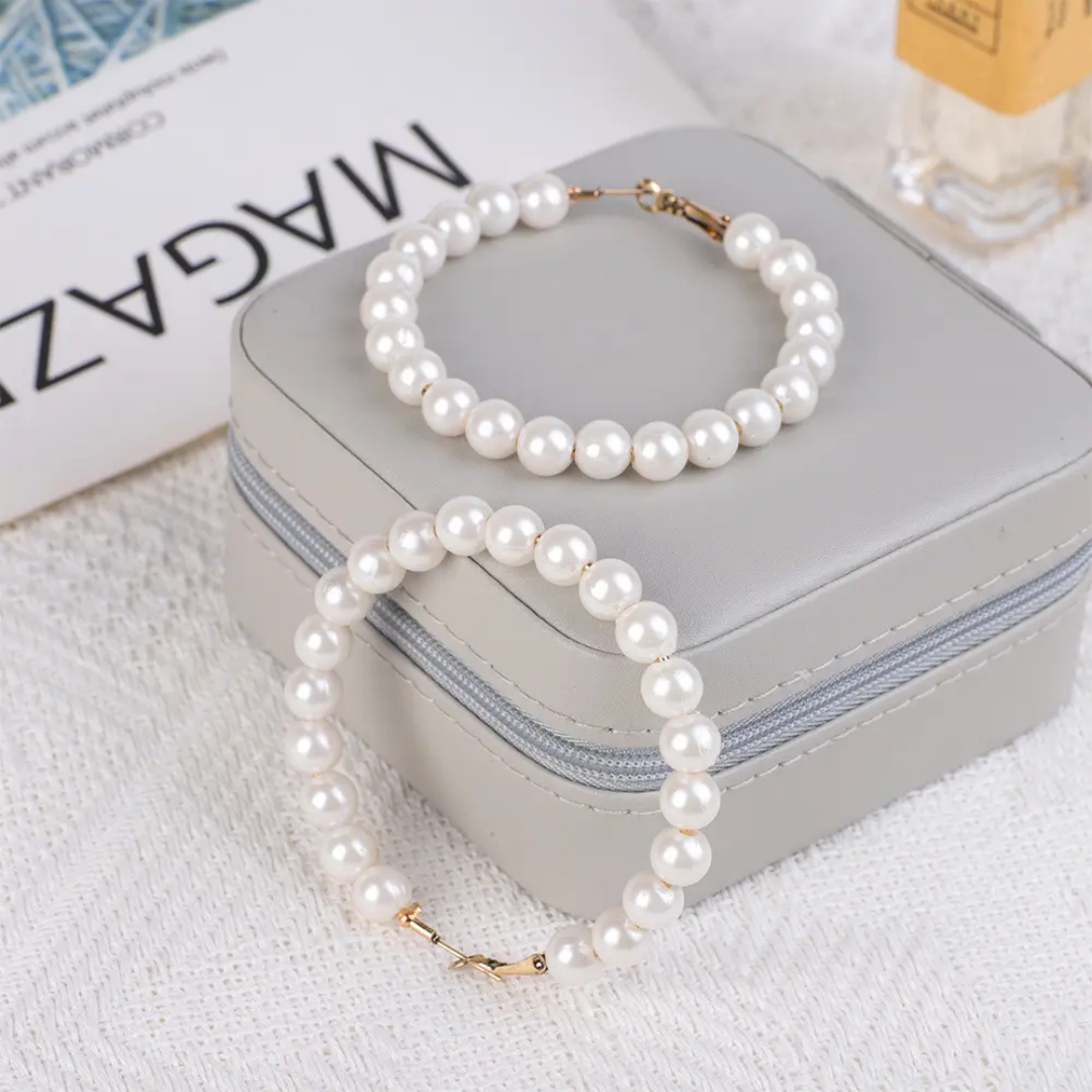 Pearl round earring