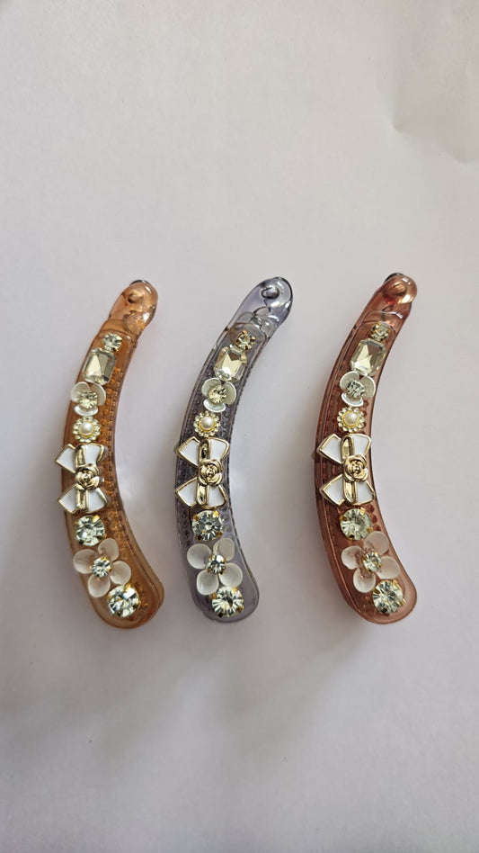 Set of 3

Korean premium Diamond banana clip