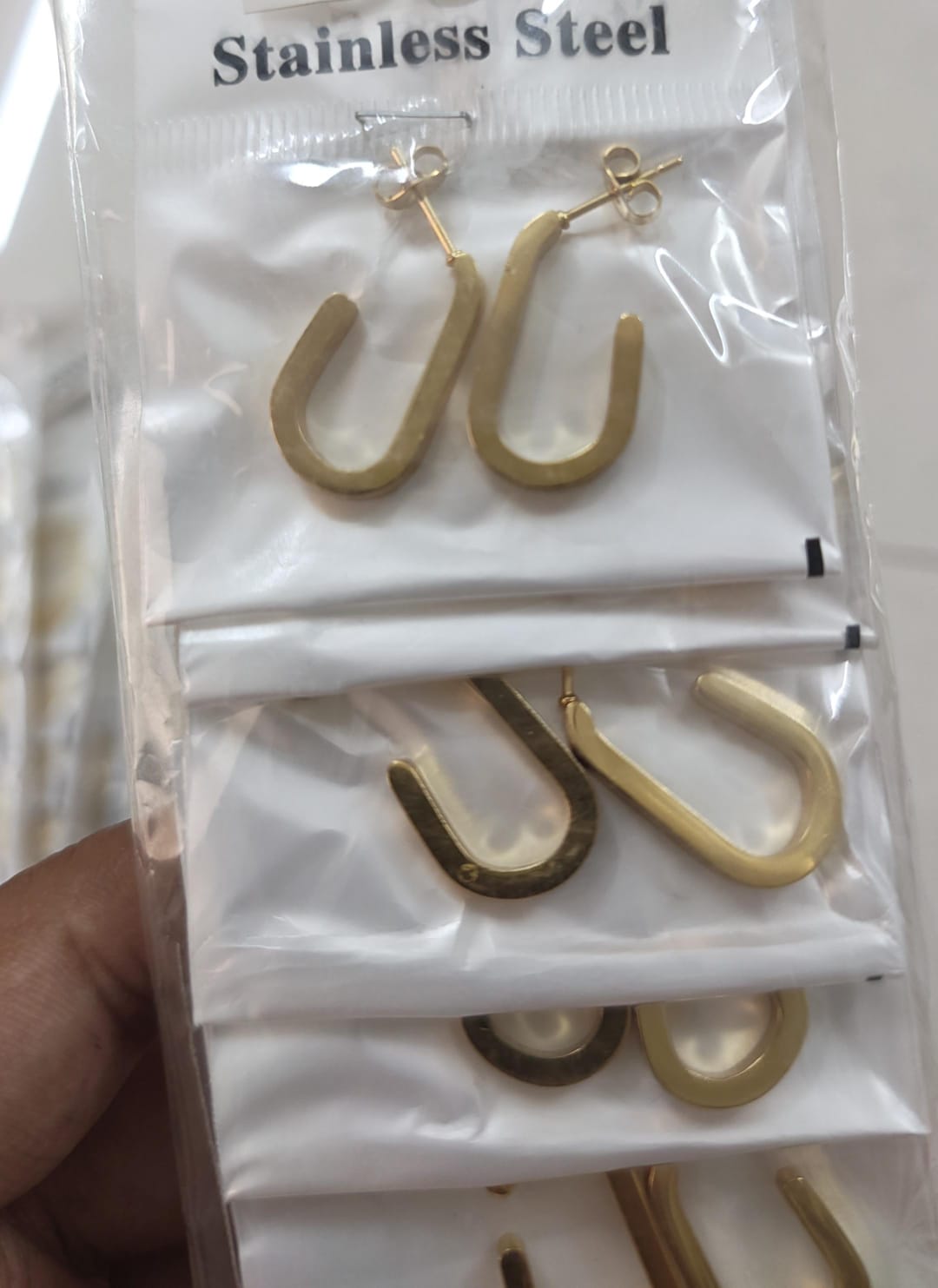 Anti tarnished minimalist gold-plated U-shaped hoop earring
