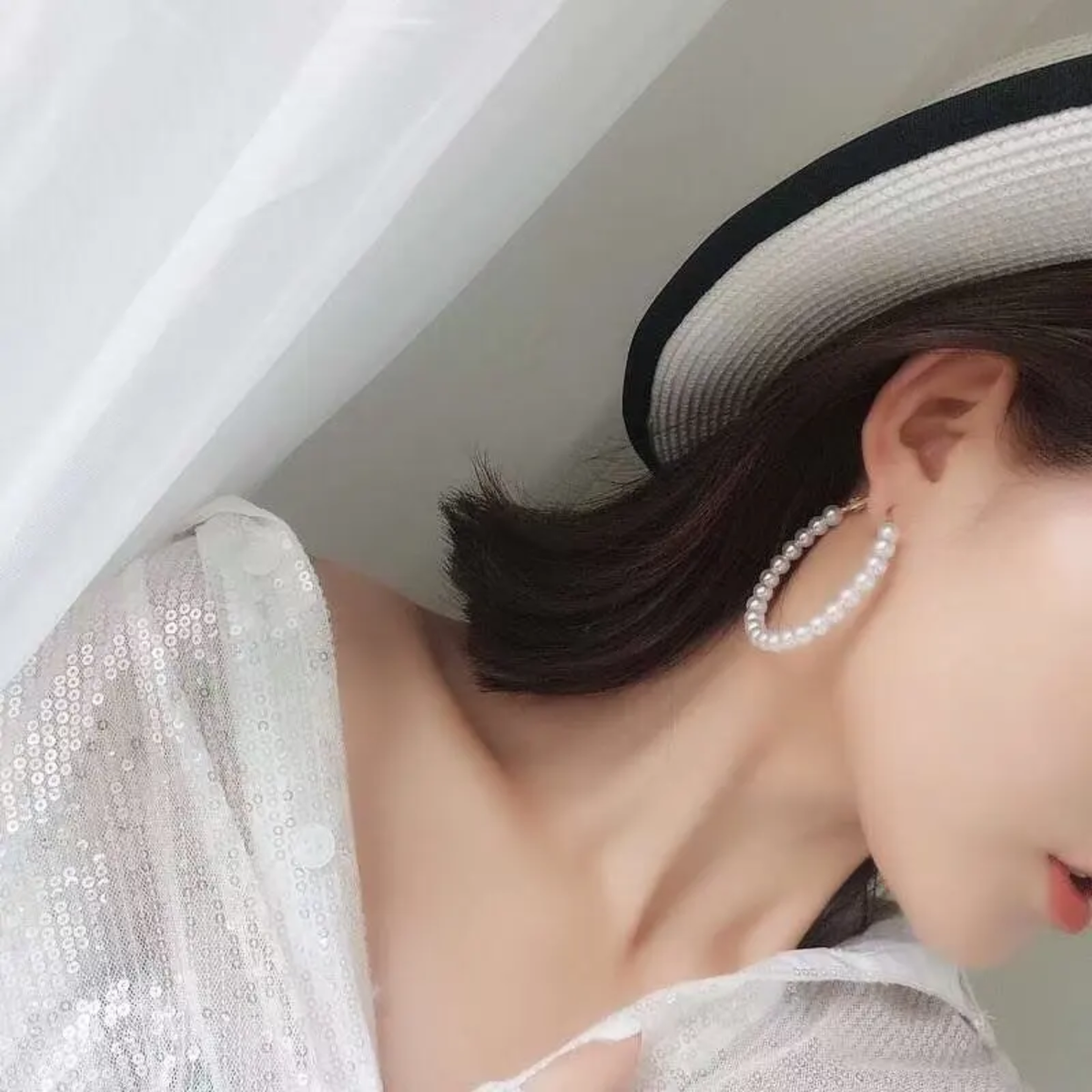 Pearl round silver plated earring